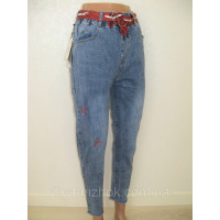 Джинси жіночі стрейч блакитні з потертостями та яскравим ременем Норма 25-30 KENALIN